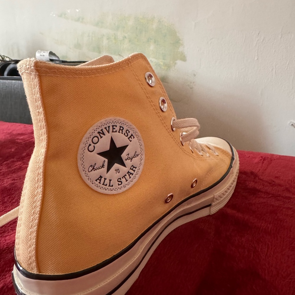 Chuck Taylor All Star. New ! with a box.
